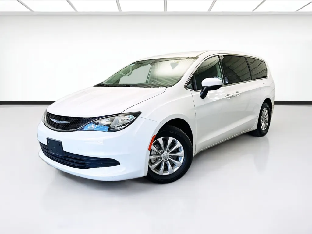 2018 Chrysler Pacifica LX for sale in Montclair, CA