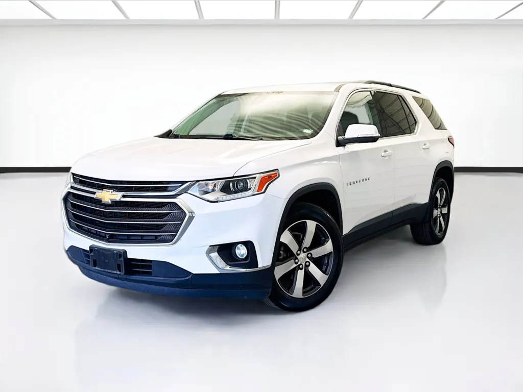 2021 Chevrolet Traverse LT Leather for sale in Montclair, CA