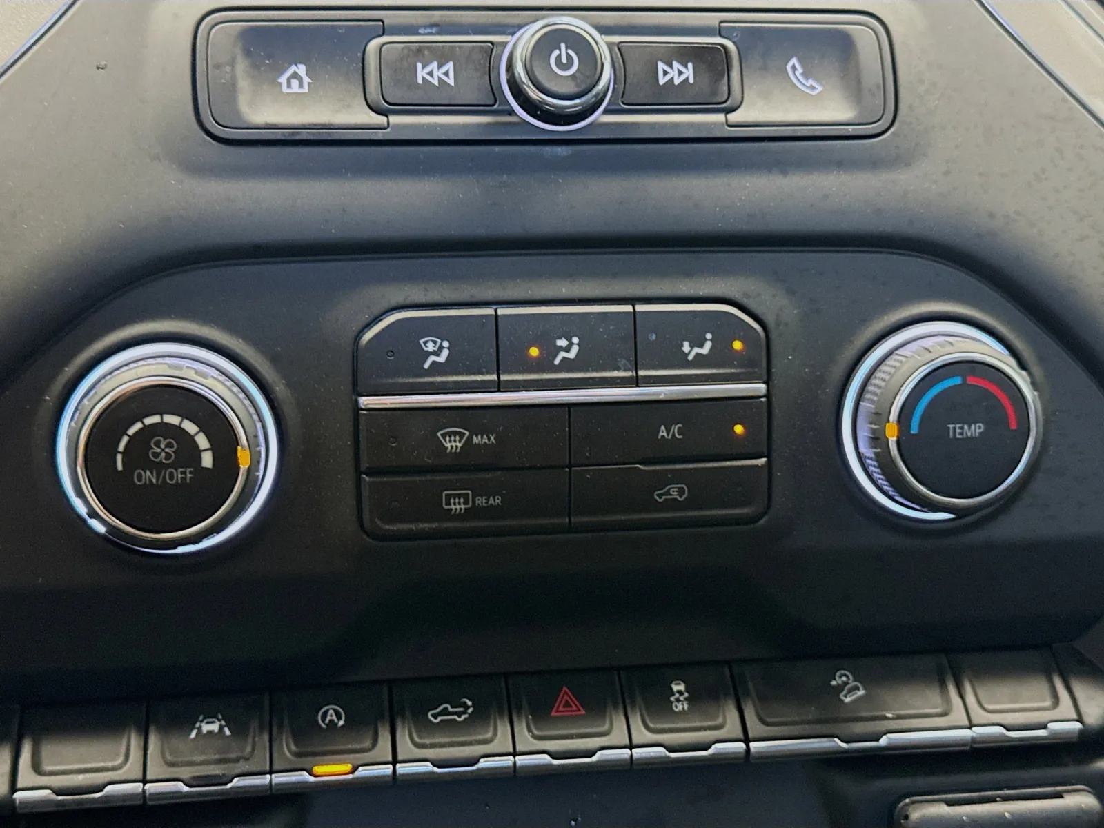 2024 Chevrolet Silverado 1500 Custom Trail Boss photo 4