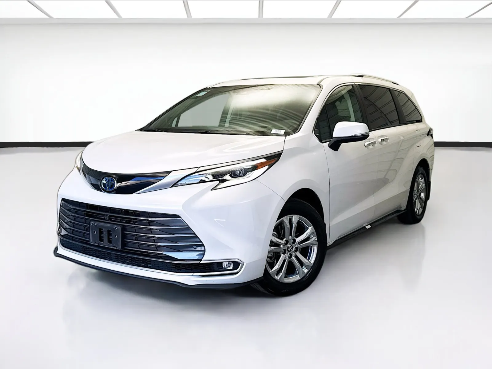 Used 2023 Toyota Sienna Platinum Passenger for sale in Montclair