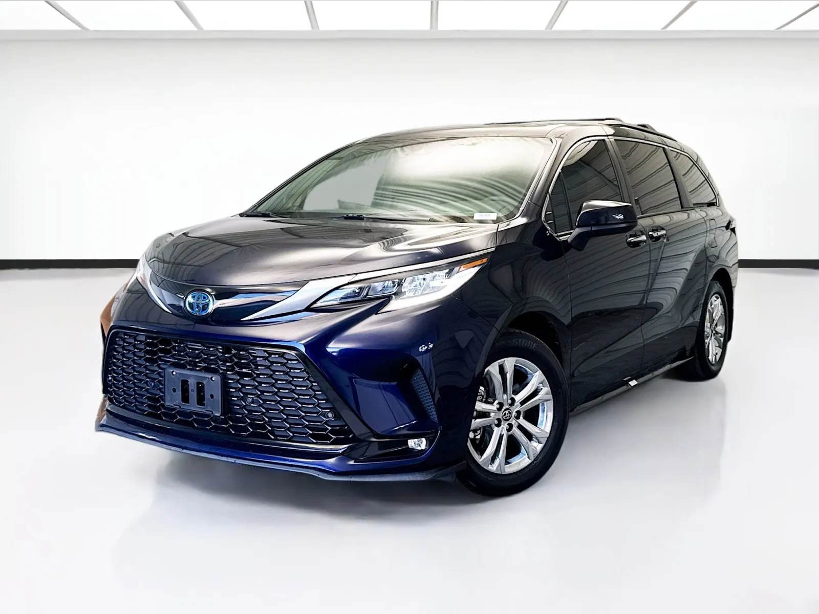 Blue 2022 Toyota Sienna XSE 7 Passenger for sale in Montclair, CA