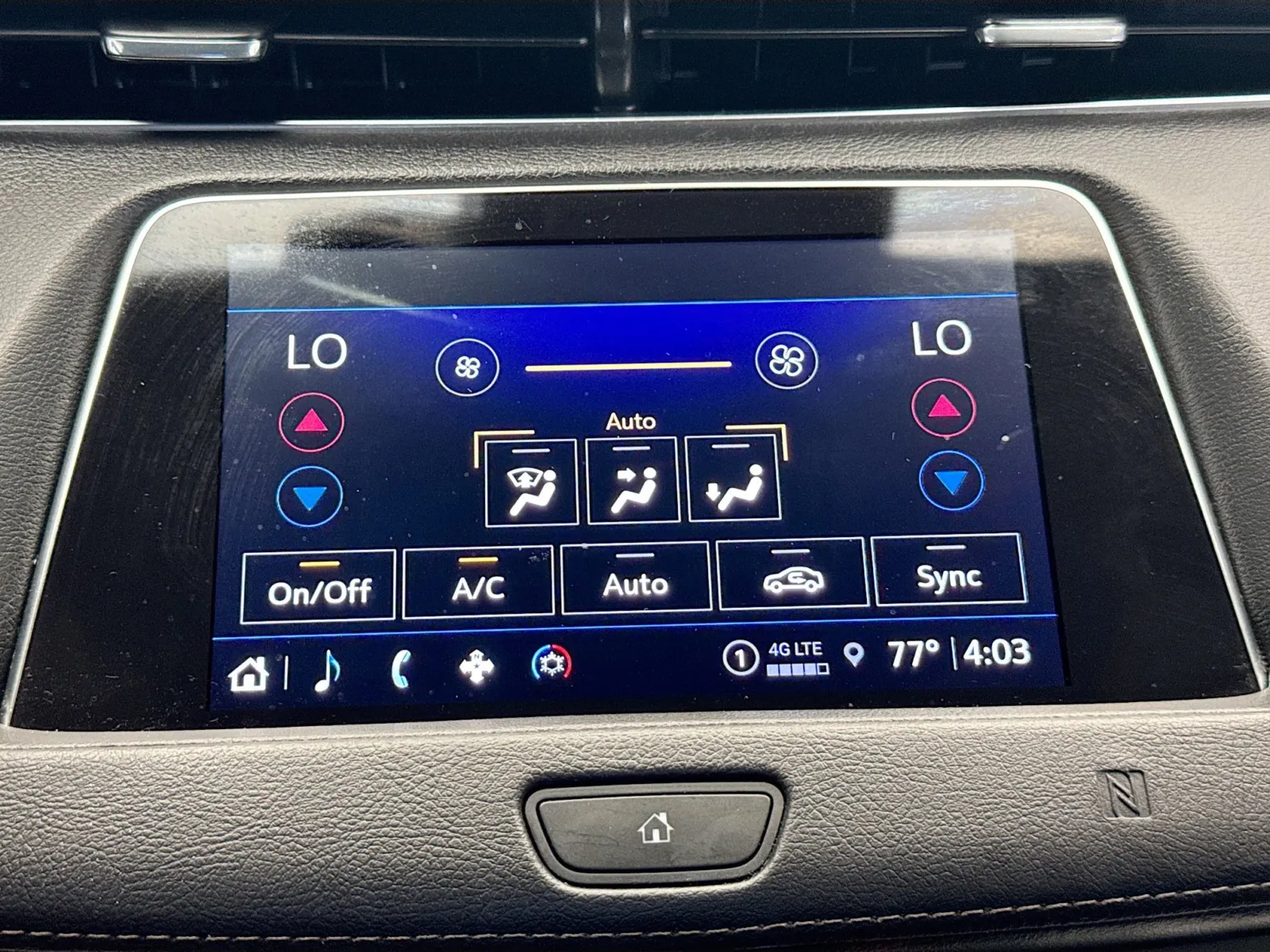 2021 Cadillac XT4 Premium Luxury photo 2