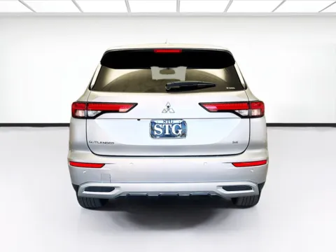 More photos of 2024 Mitsubishi Outlander SE at STG Montclair, CA
