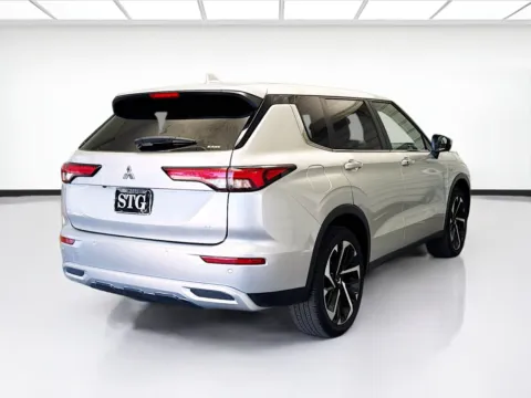 More photos of 2024 Mitsubishi Outlander SE at STG Montclair, CA