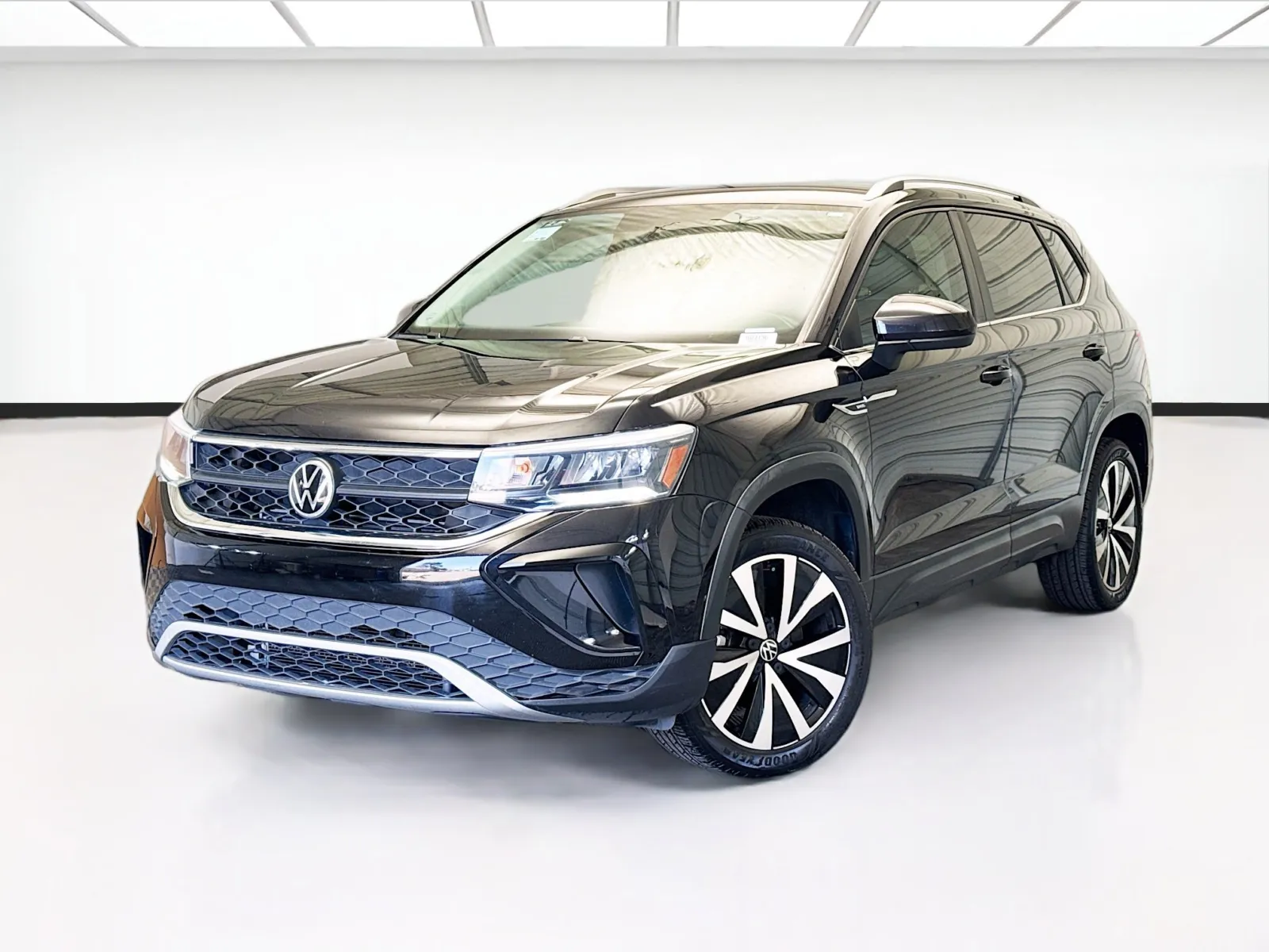Black 2022 Volkswagen Taos 1.5T SE for sale in Montclair, CA