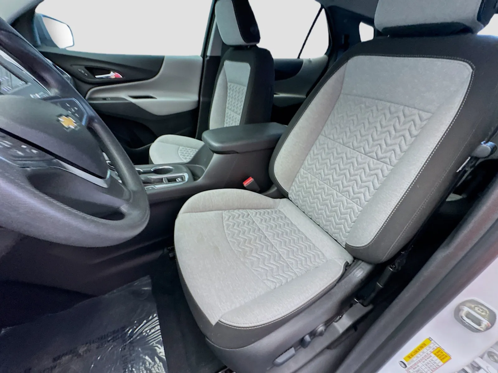 2023 Chevrolet Equinox LS photo 4