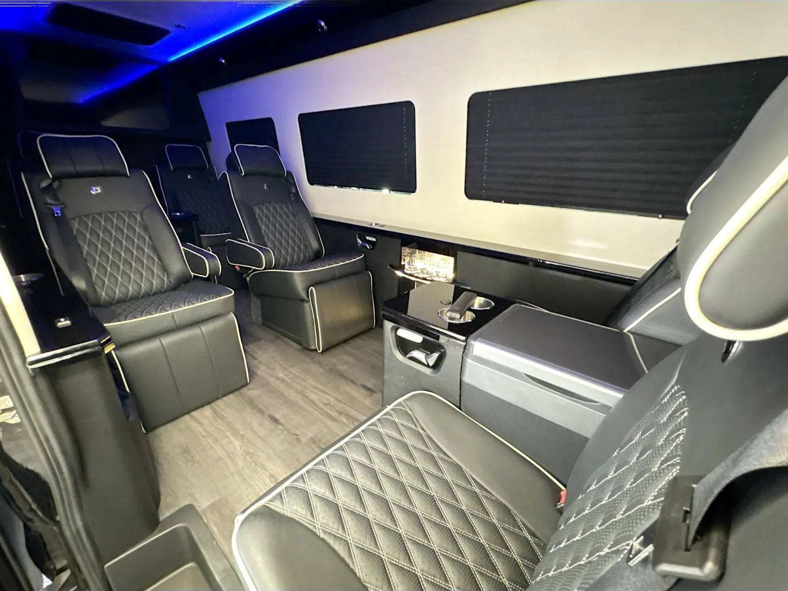 Mercedes-Benz Sprinter photo 14