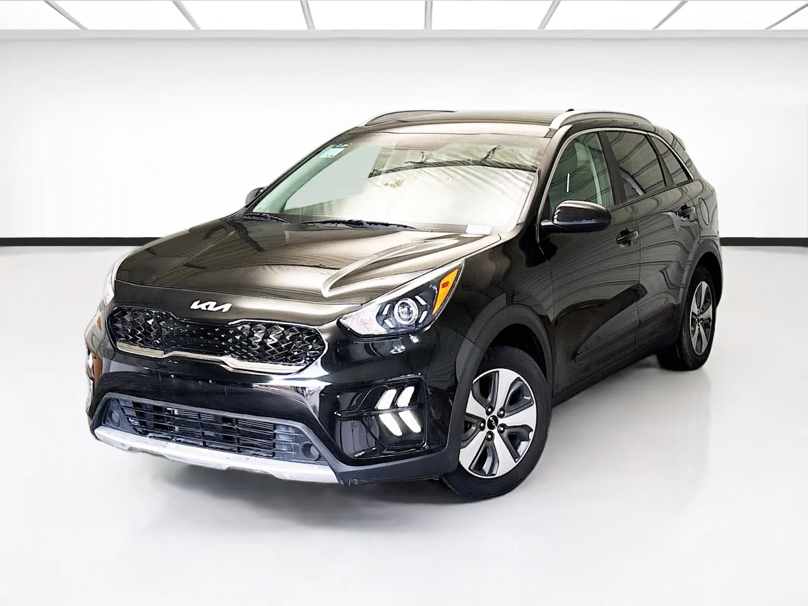 Black 2022 Kia Niro LX for sale in Montclair, CA
