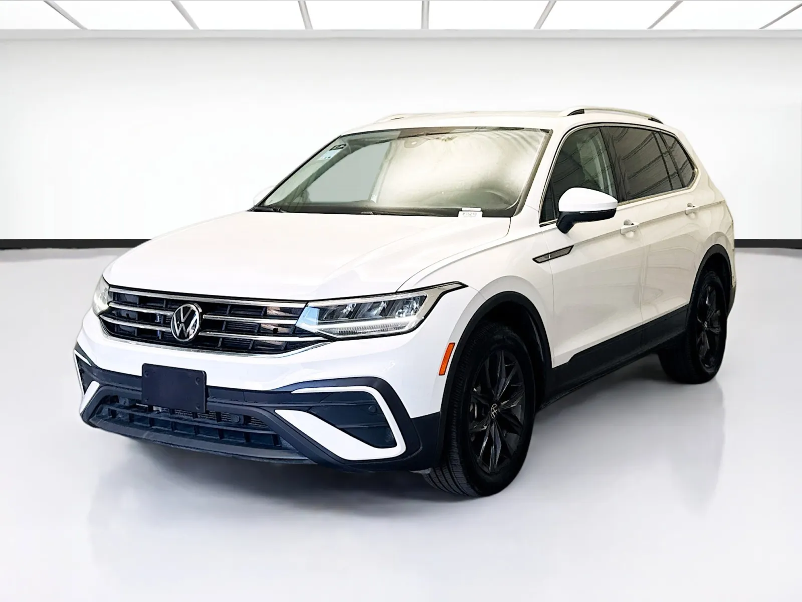 White 2024 Volkswagen Tiguan 2.0T SE for sale in Montclair, CA