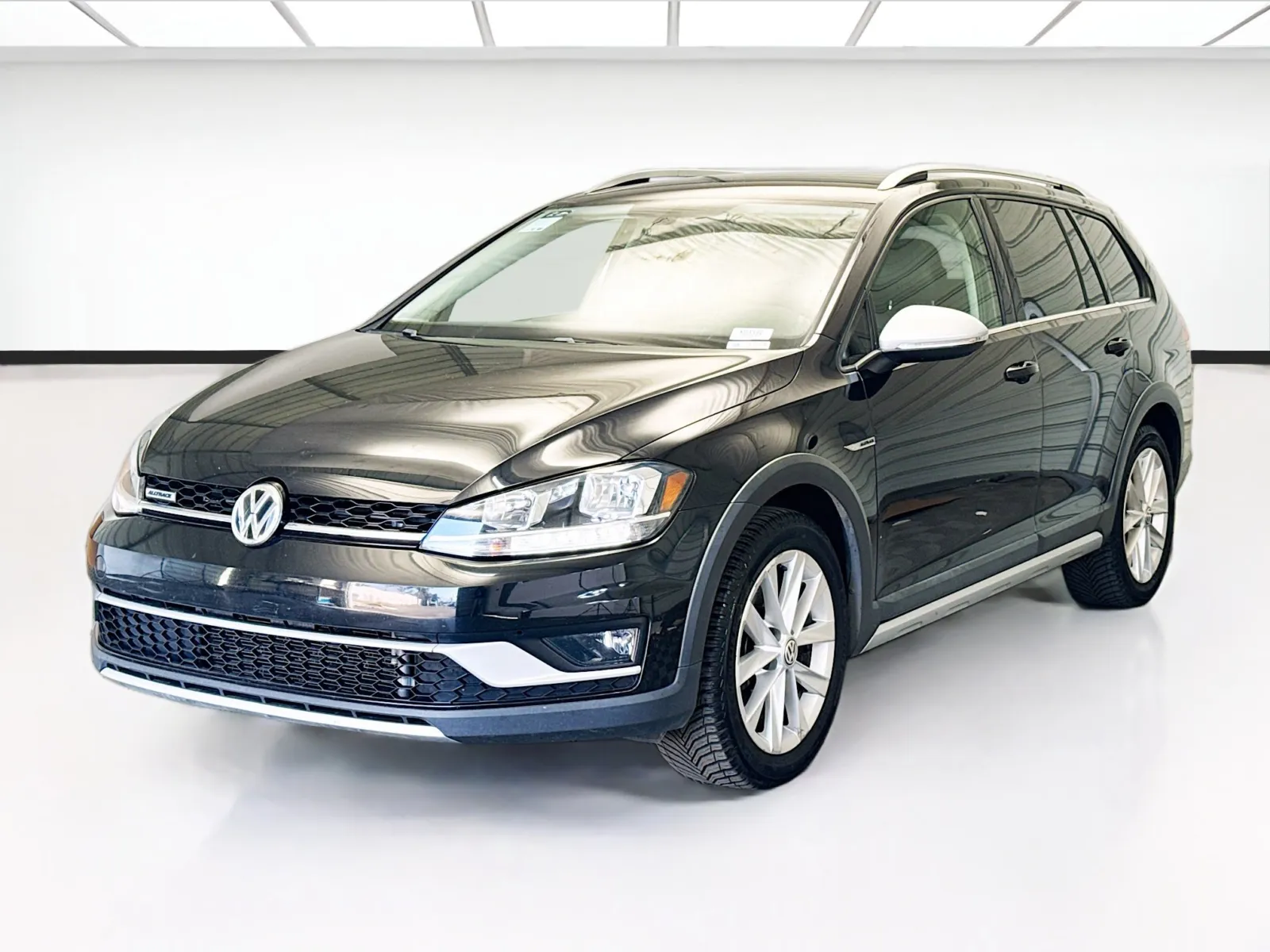 Black 2019 Volkswagen Golf Alltrack TSI S 4Motion for sale in Montclair, CA