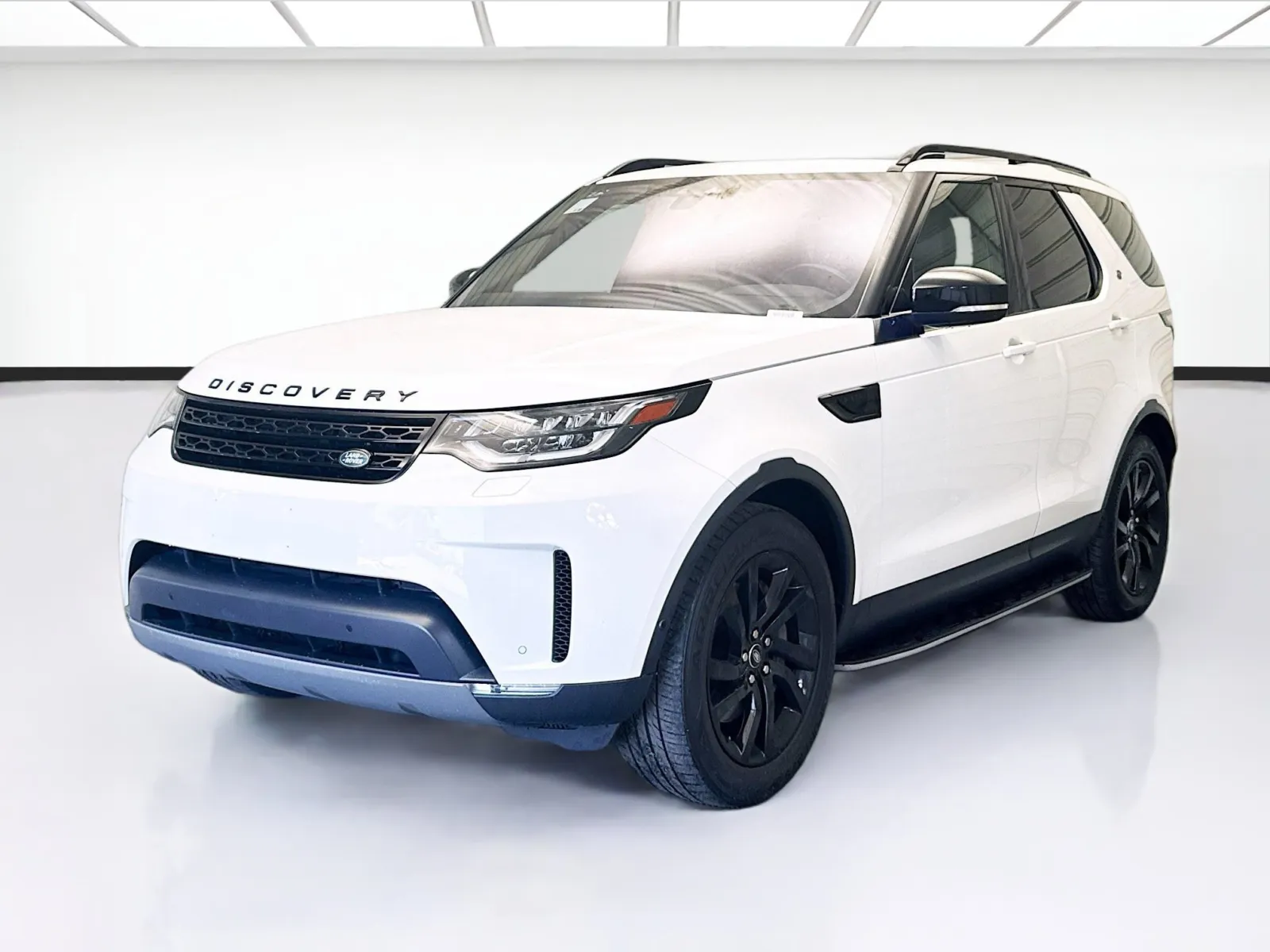 White 2018 Land Rover Discovery HSE for sale in Montclair, CA