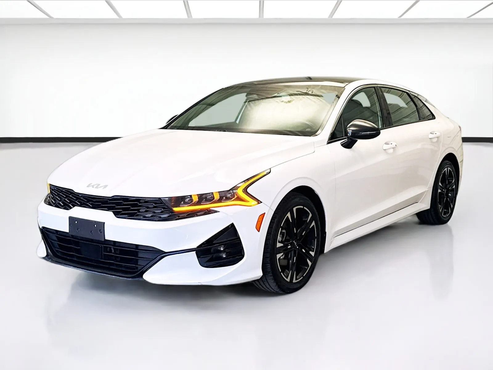 White 2022 Kia K5 GT-Line for sale in Montclair, CA