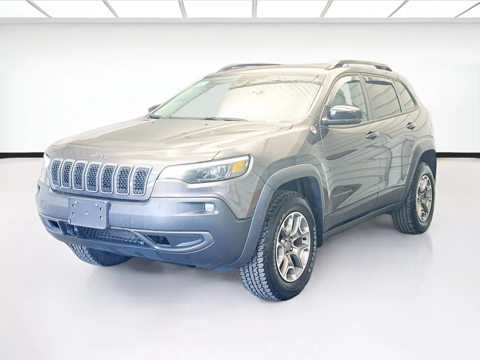 Gray 2022 Jeep Cherokee Trailhawk for sale in Montclair, CA