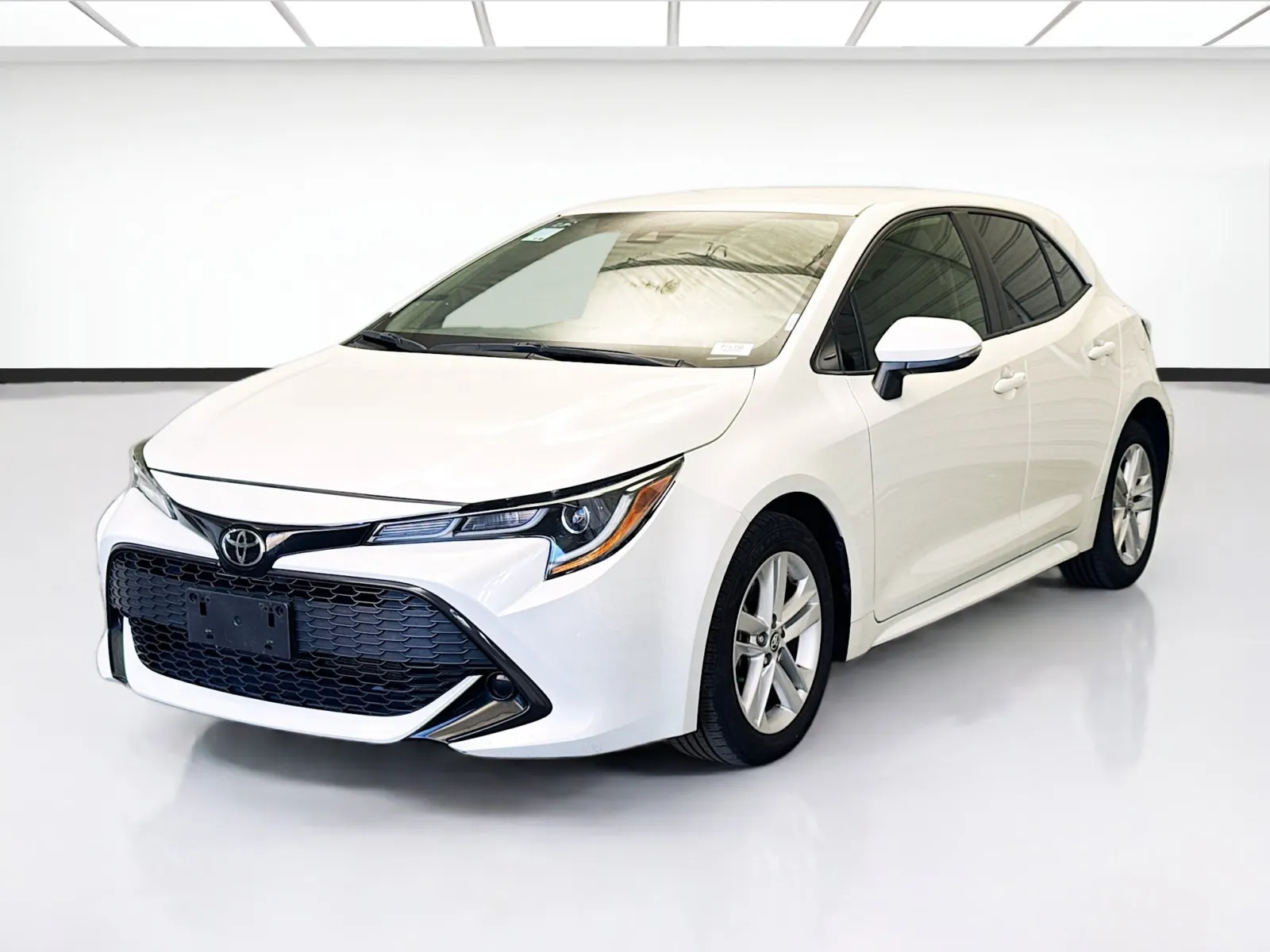 White 2020 Toyota Corolla Hatchback SE for sale in Montclair, CA