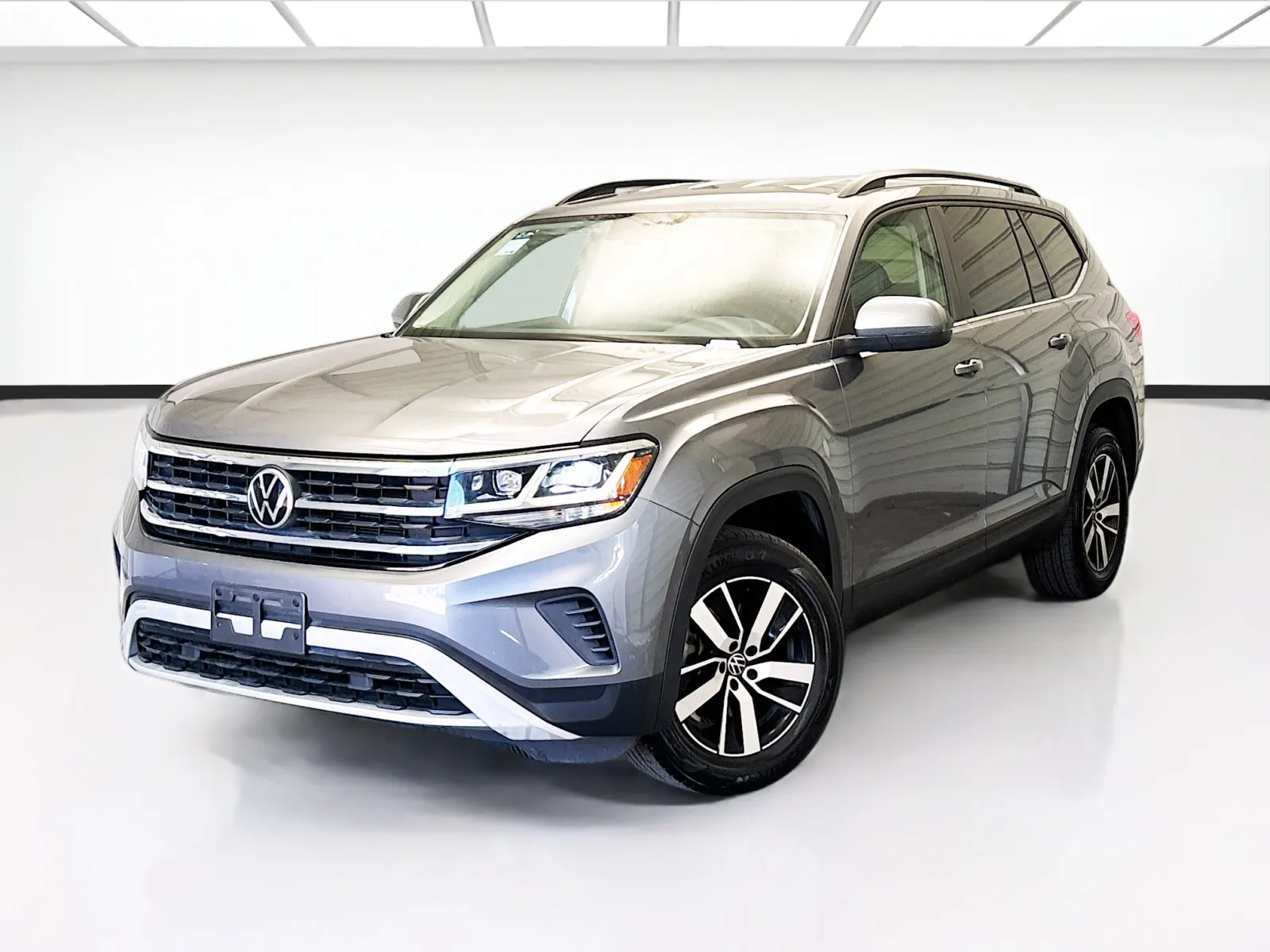 Gray 2021 Volkswagen Atlas 2.0T SE for sale in Montclair, CA