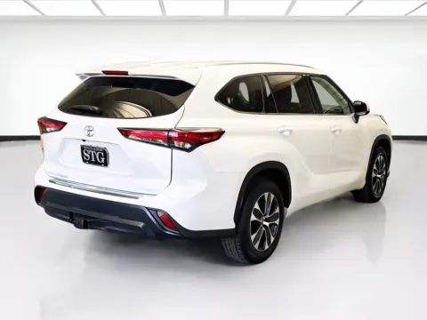 More photos of 2022 Toyota Highlander XLE at STG Montclair, CA