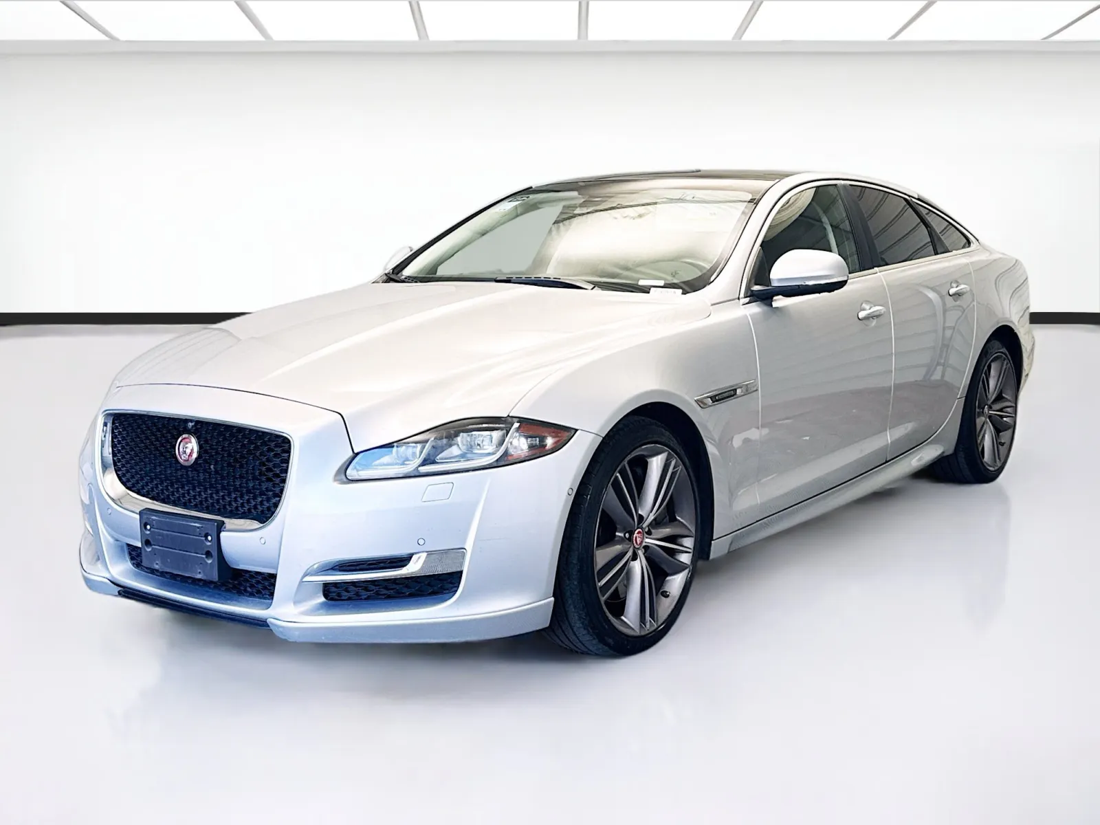 Silver 2016 Jaguar XJ Supercharged for sale in Montclair, CA
