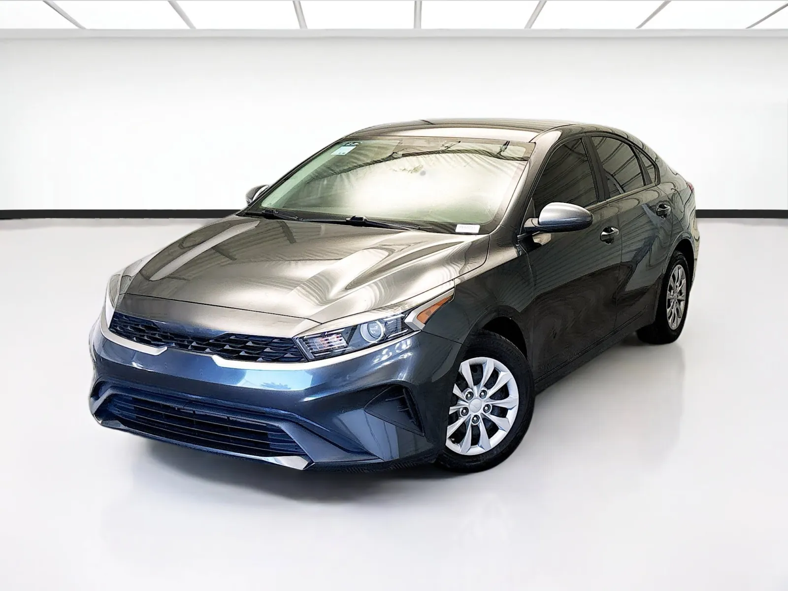 Gray 2022 Kia Forte FE for sale in Montclair, CA