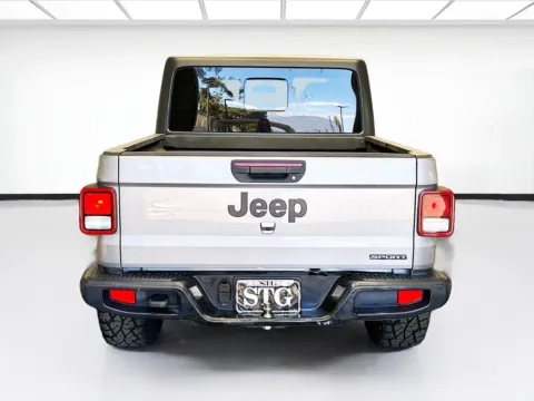 More photos of 2020 Jeep Gladiator Sport at STG Montclair, CA