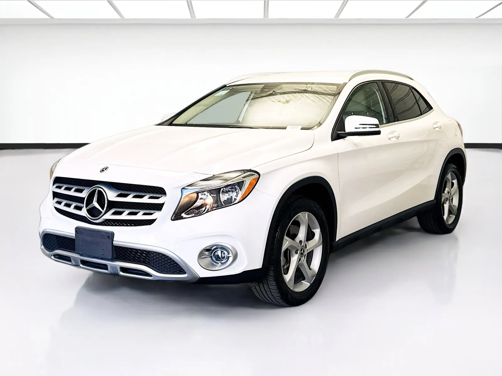 White 2019 Mercedes-Benz GLA 250 PREMIUM & MULTIMEDIA PACKAGE for sale in Montclair, CA