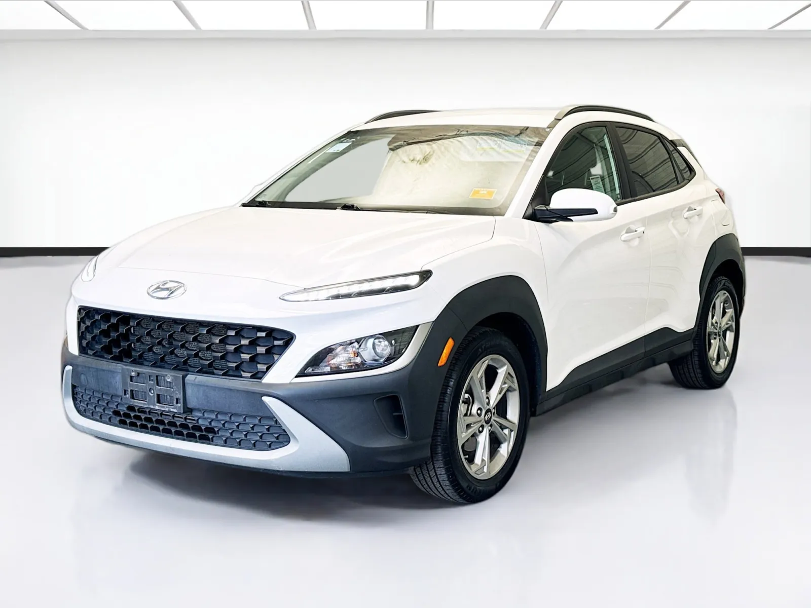 White 2023 Hyundai Kona SEL for sale in Montclair, CA