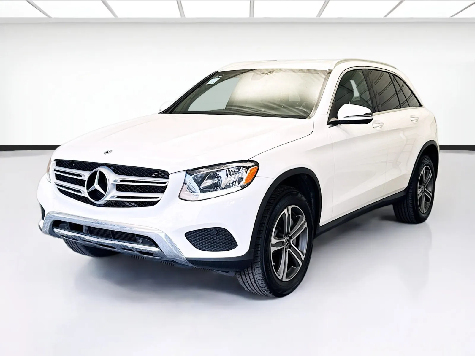 White 2019 Mercedes-Benz GLC 300 4MATIC for sale in Montclair, CA