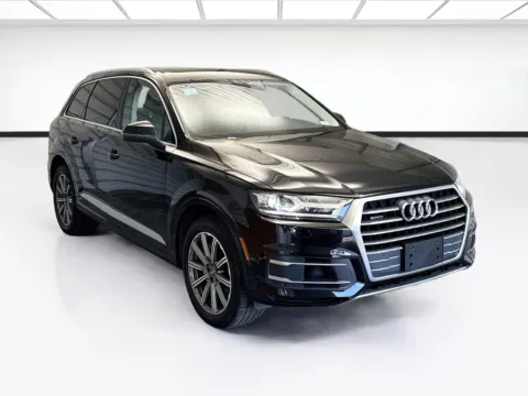 Another view of 2019 Audi Q7 55 Premium quattro for sale in Montclair, CA at STG Montclair