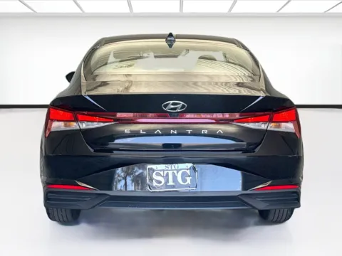 More photos of 2022 Hyundai Elantra SEL at STG Montclair, CA