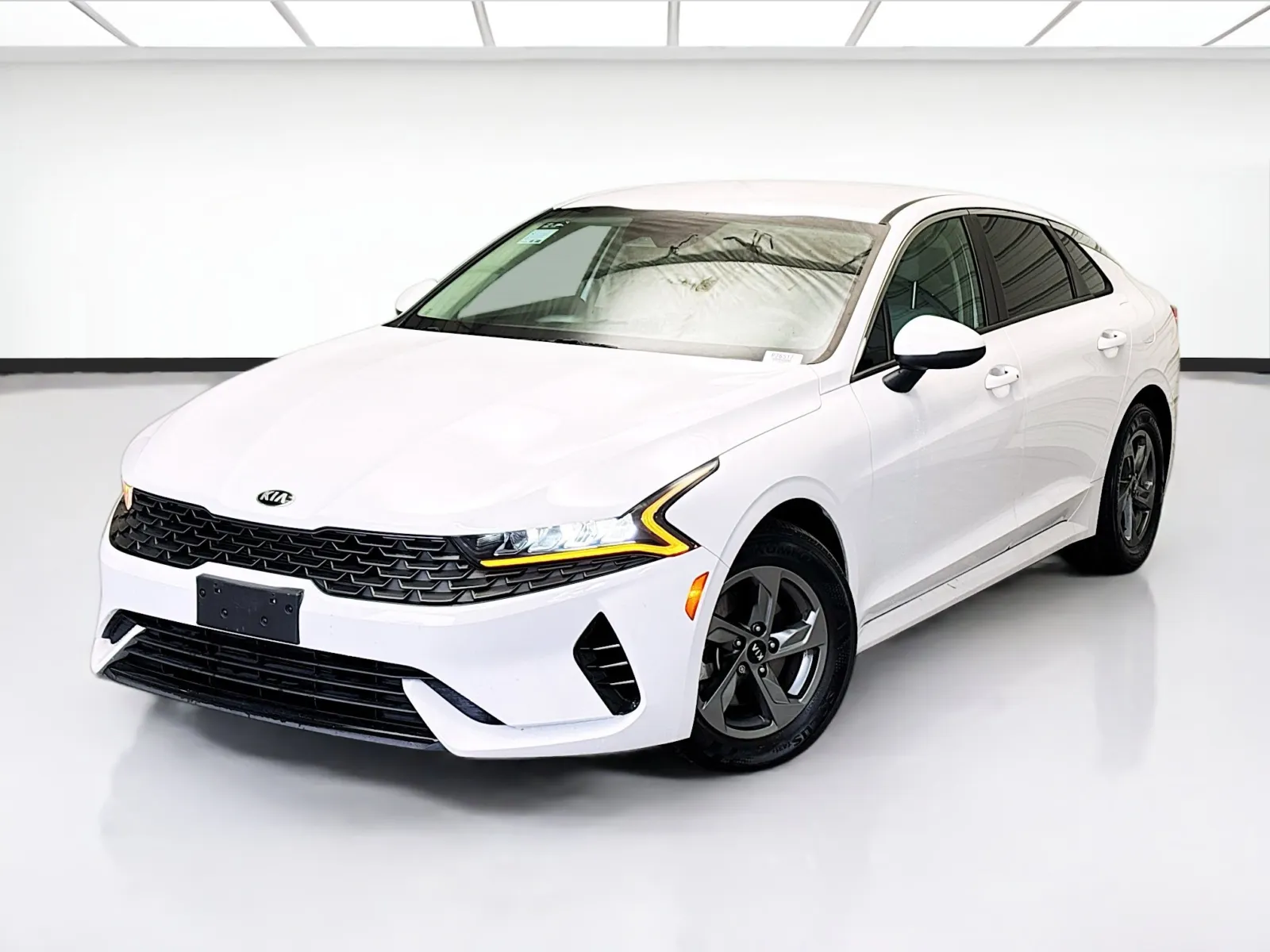 White 2021 Kia K5 LXS for sale in Montclair, CA