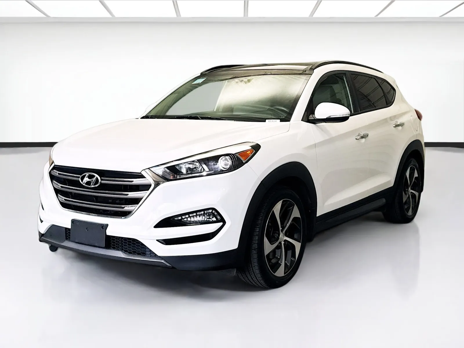 White 2016 Hyundai Tucson Limited for sale in Montclair, CA