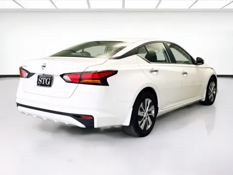 More photos of 2022 Nissan Altima 2.5 S at STG Montclair, CA