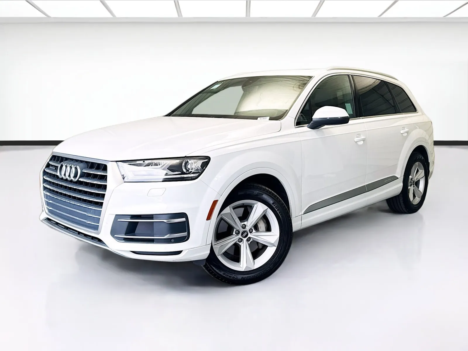 White 2019 Audi Q7 45 Premium quattro for sale in Montclair, CA