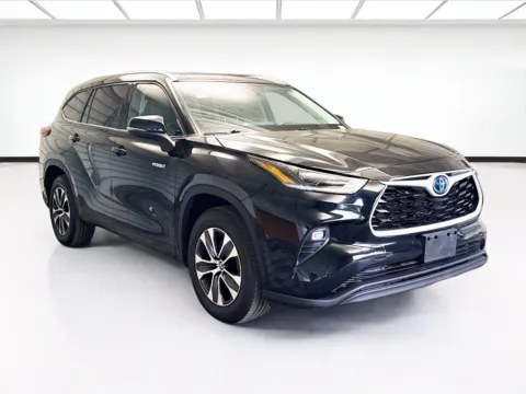 Another view of 2021 Toyota Highlander Hybrid XLE for sale in Montclair, CA at STG Montclair