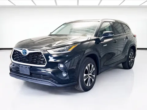 Black 2021 Toyota Highlander Hybrid XLE for sale in Montclair, CA
