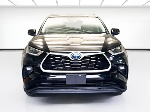 Photos of 2021 Toyota Highlander Hybrid XLE for sale in Montclair, CA at STG Montclair