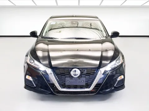 Photos of 2022 Nissan Altima 2.5 SV for sale in Montclair, CA at STG Montclair