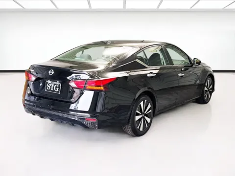 More photos of 2022 Nissan Altima 2.5 SV at STG Montclair, CA