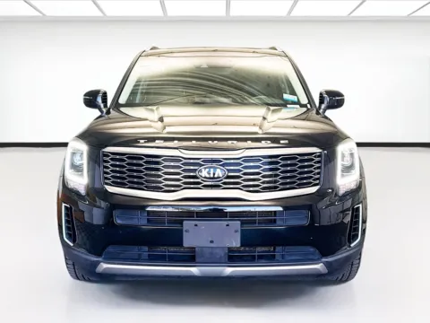 Photos of 2020 Kia Telluride S for sale in Montclair, CA at STG Montclair