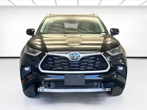 Photos of 2021 Toyota Highlander Hybrid XLE for sale in Montclair, CA at STG Montclair