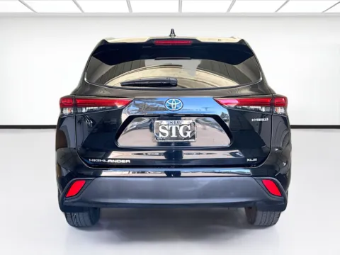 More photos of 2021 Toyota Highlander Hybrid XLE at STG Montclair, CA