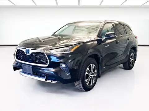 Black 2021 Toyota Highlander Hybrid XLE for sale in Montclair, CA