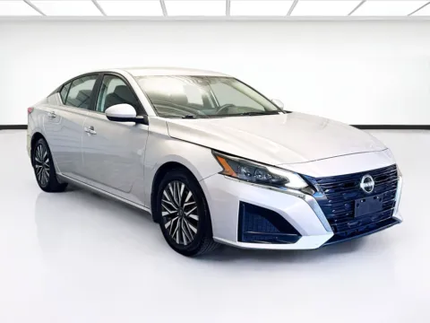 Another view of 2023 Nissan Altima 2.5 SV for sale in Montclair, CA at STG Montclair