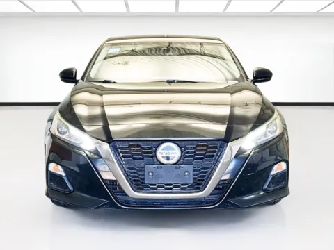 Photos of 2020 Nissan Altima 2.5 SR for sale in Montclair, CA at STG Montclair