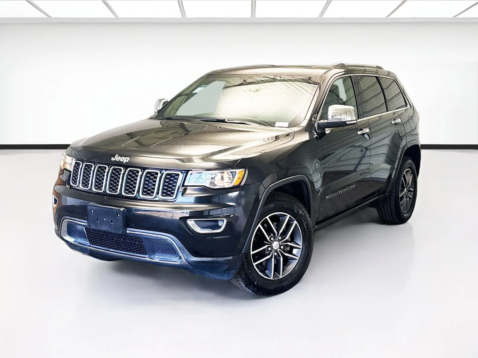 Black 2018 Jeep Grand Cherokee Limited for sale in Montclair, CA