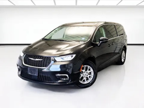 Black 2023 Chrysler Pacifica Touring L for sale in Montclair, CA