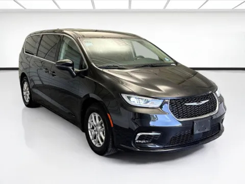 Another view of 2023 Chrysler Pacifica Touring L for sale in Montclair, CA at STG Montclair