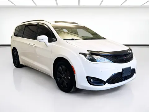 Another view of 2020 Chrysler Pacifica Hybrid Limited for sale in Montclair, CA at STG Montclair