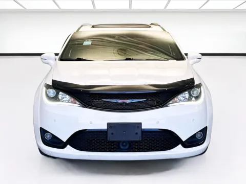 Photos of 2020 Chrysler Pacifica Hybrid Limited for sale in Montclair, CA at STG Montclair