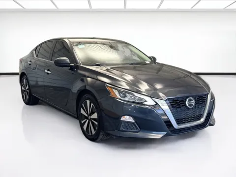Another view of 2021 Nissan Altima 2.5 SV for sale in Montclair, CA at STG Montclair