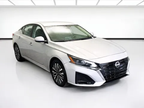 Another view of 2023 Nissan Altima 2.5 SV for sale in Montclair, CA at STG Montclair